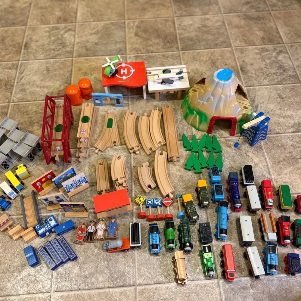 Thomas & Friends Wooden Railway Train Track Lot Volcano Bridge Engines 50+ Pc